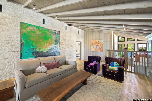 850 SISTERDALE RD Boerne, TX 78006