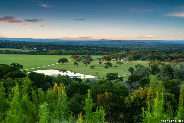 850 SISTERDALE RD Boerne, TX 78006
