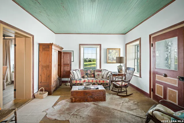 850 SISTERDALE RD Boerne, TX 78006