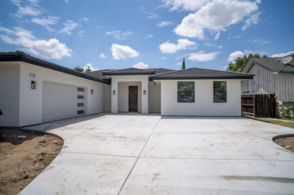 181 Grace Court Lemoore, CA 93245