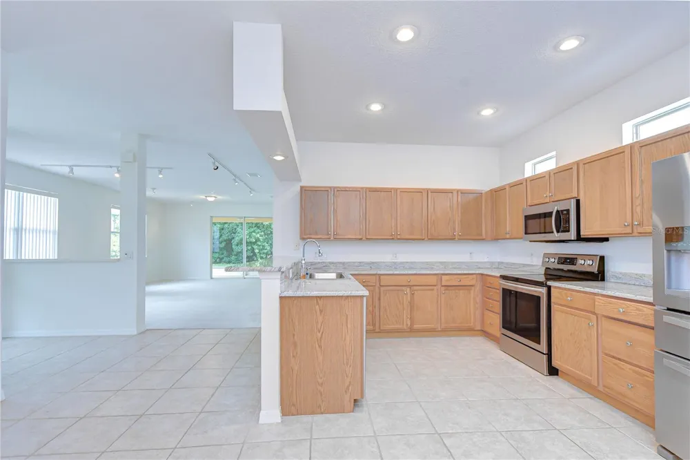 8049 SANGUINELLI ROAD Land O Lakes, FL 34637
