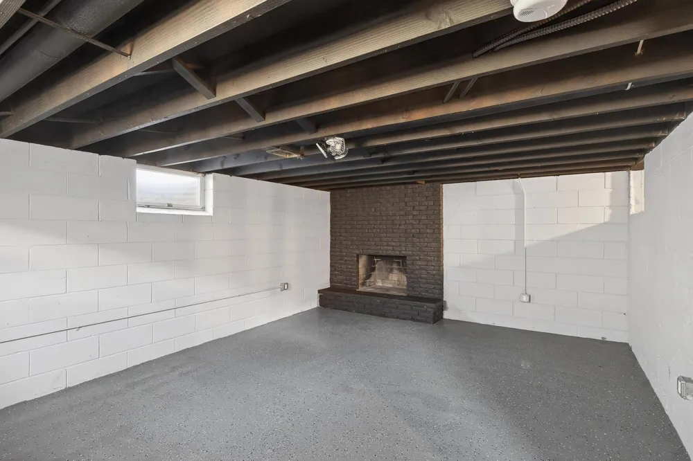 8912 Tretbaugh Drive Bloomington, MN 55431