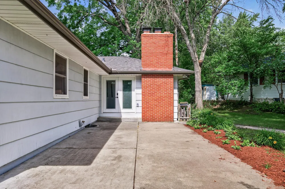 8912 Tretbaugh Drive Bloomington, MN 55431