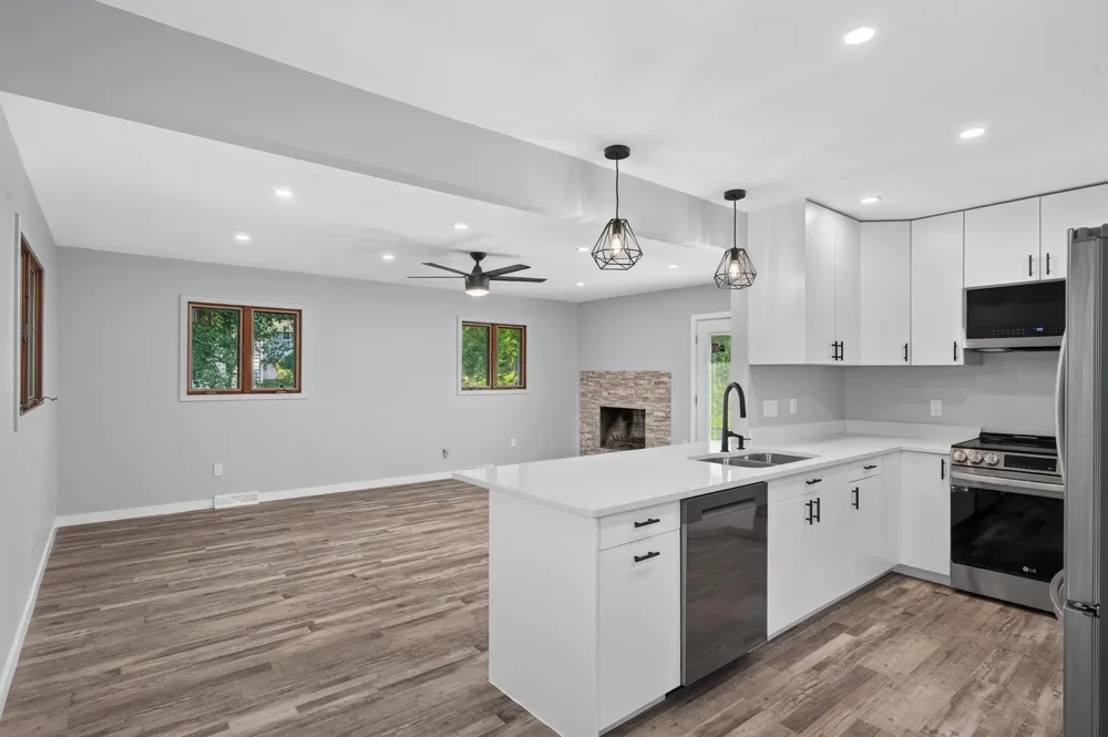 8912 Tretbaugh Drive Bloomington, MN 55431