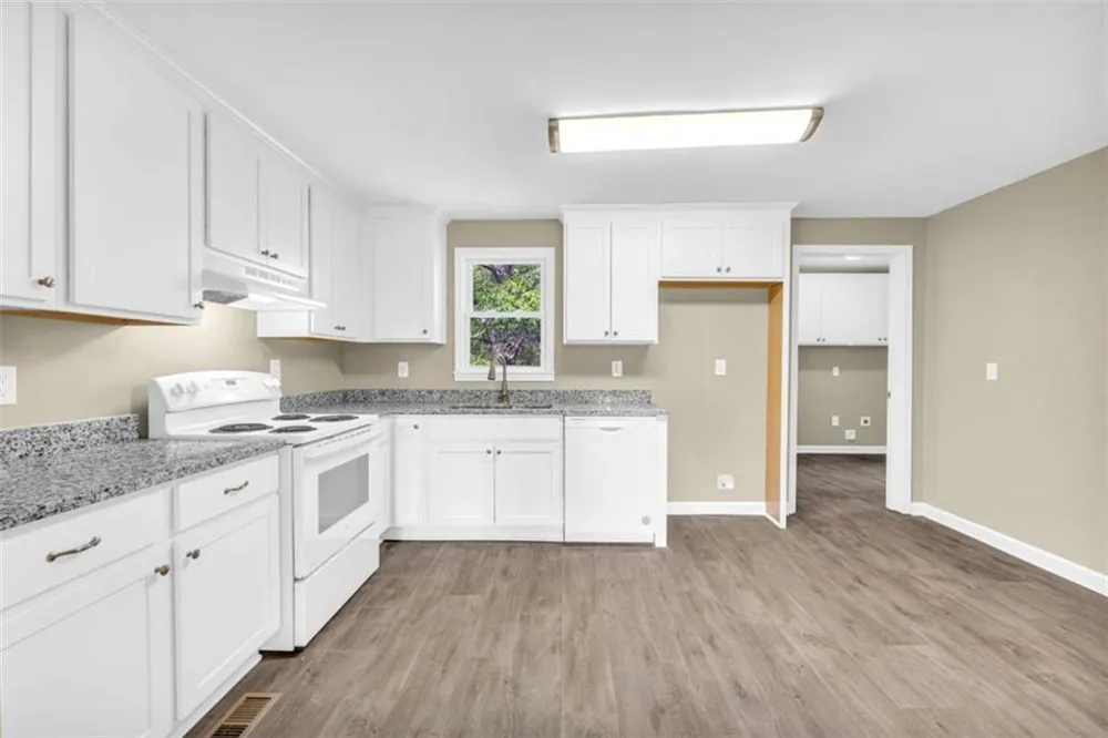 266 Randall Street Lavonia, GA 30553