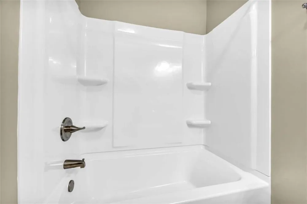 266 Randall Street Lavonia, GA 30553