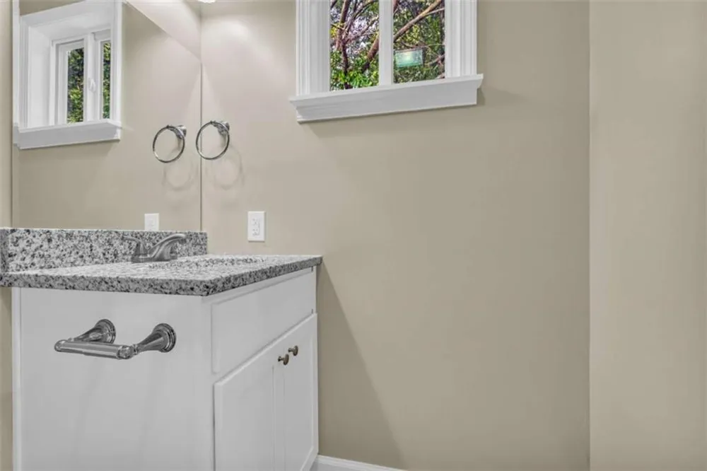 266 Randall Street Lavonia, GA 30553
