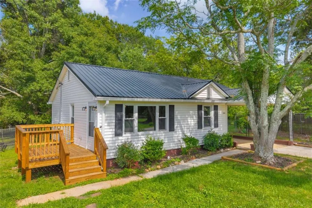 266 Randall Street Lavonia, GA 30553