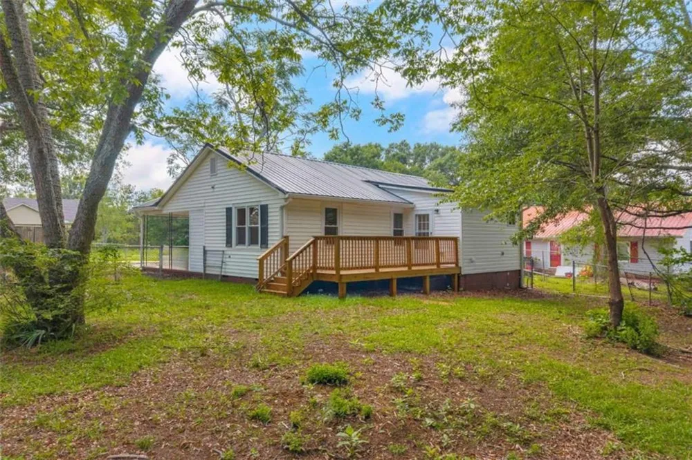 266 Randall Street Lavonia, GA 30553