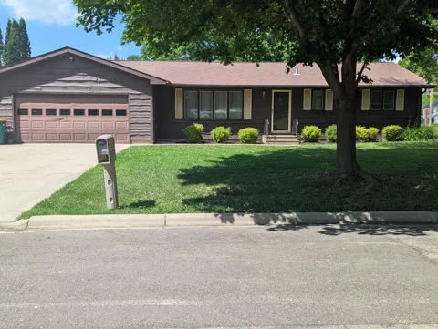 1005 Skylark Lane