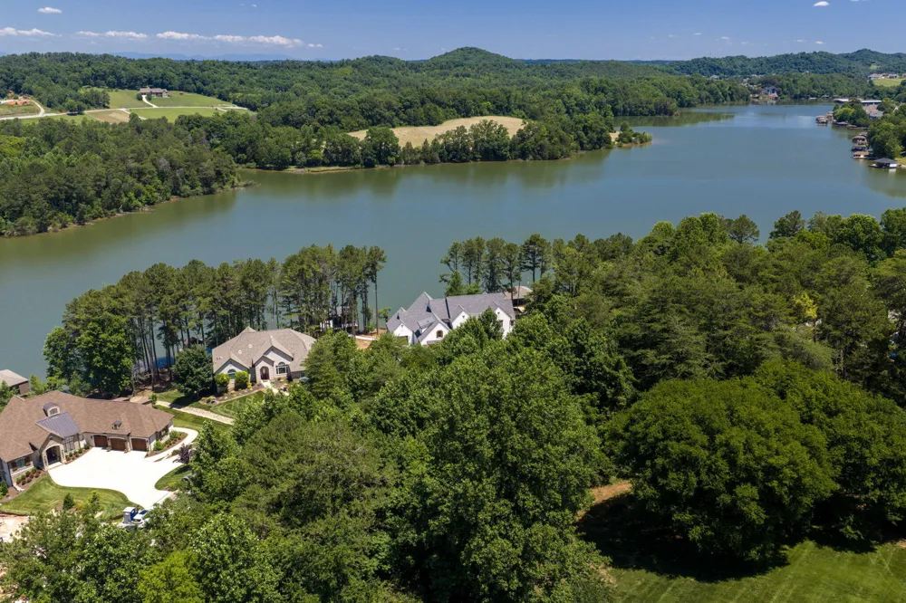 646 Sandpiper Drive Vonore, TN 37885