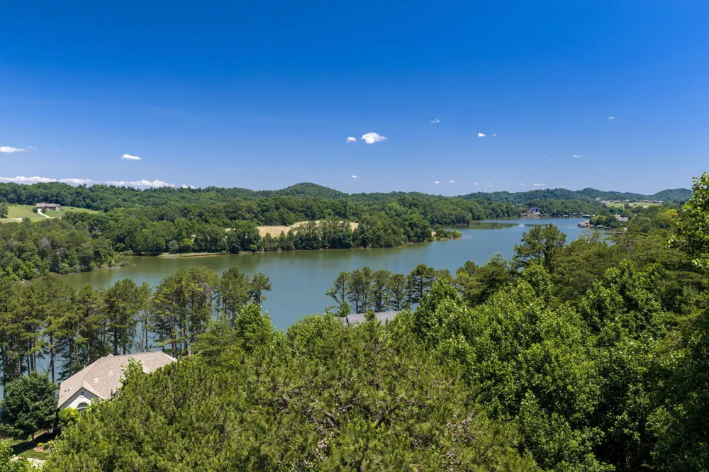 646 Sandpiper Drive Vonore, TN 37885