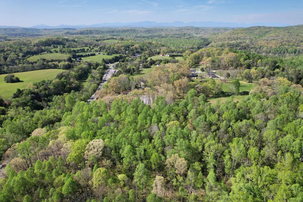 Highway 321 Lenoir City, TN 37771