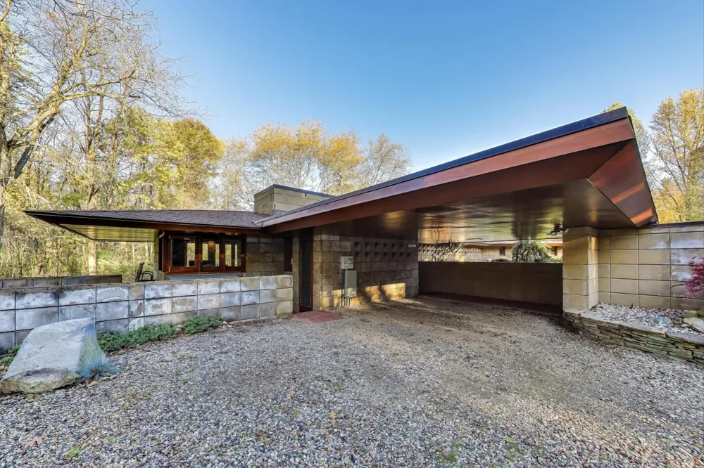 11185 Hawthorne Drive Galesburg, MI 49053