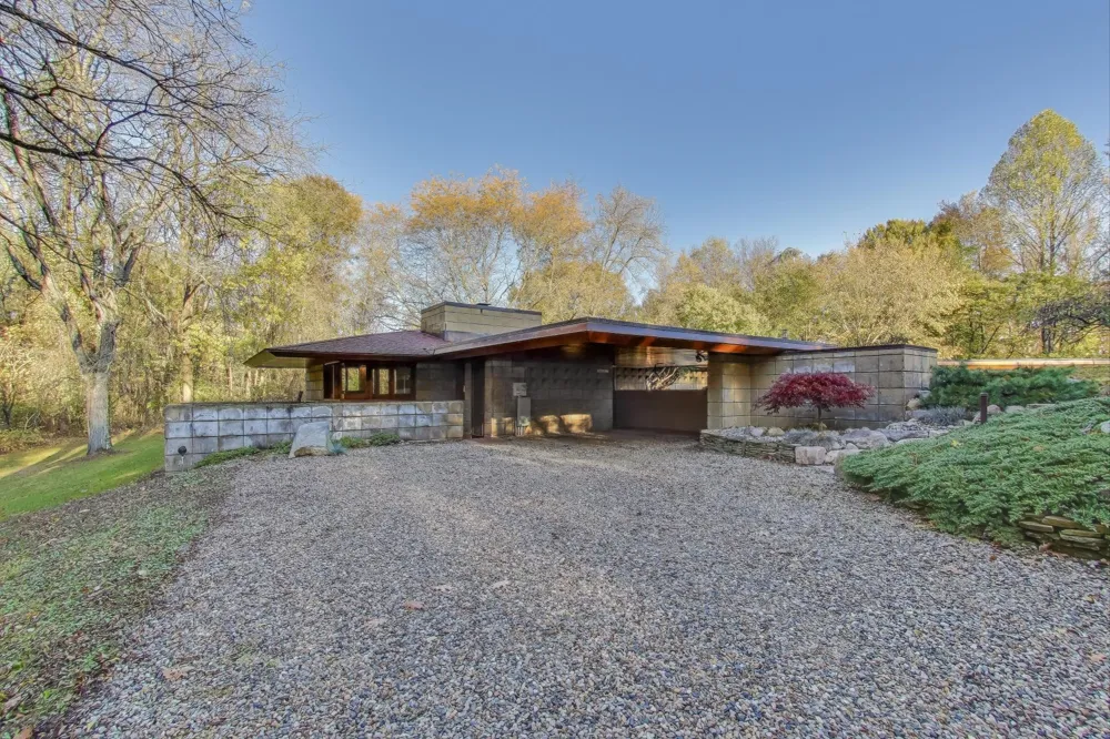 11185 Hawthorne Drive Galesburg, MI 49053