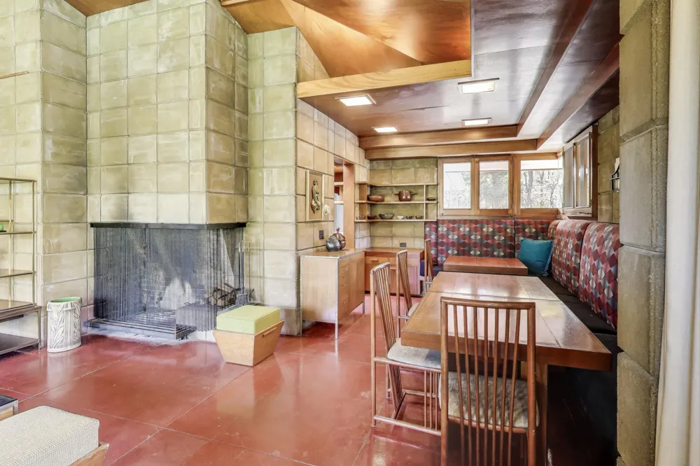 11185 Hawthorne Drive Galesburg, MI 49053