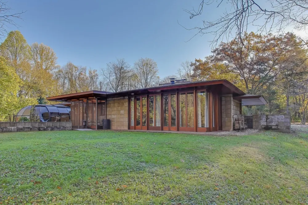 11185 Hawthorne Drive Galesburg, MI 49053