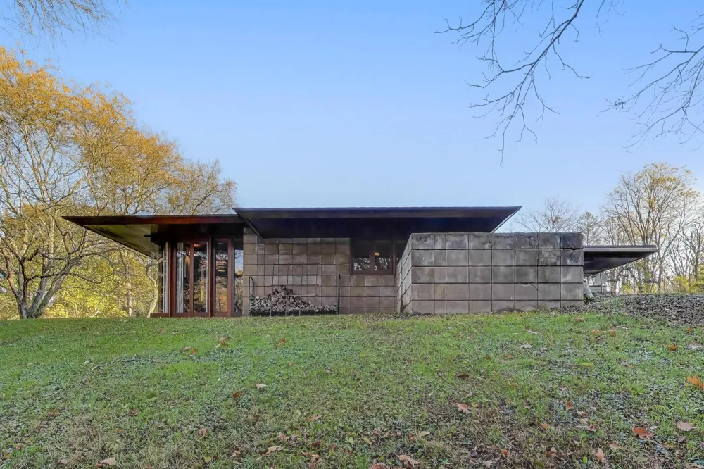 11185 Hawthorne Drive Galesburg, MI 49053