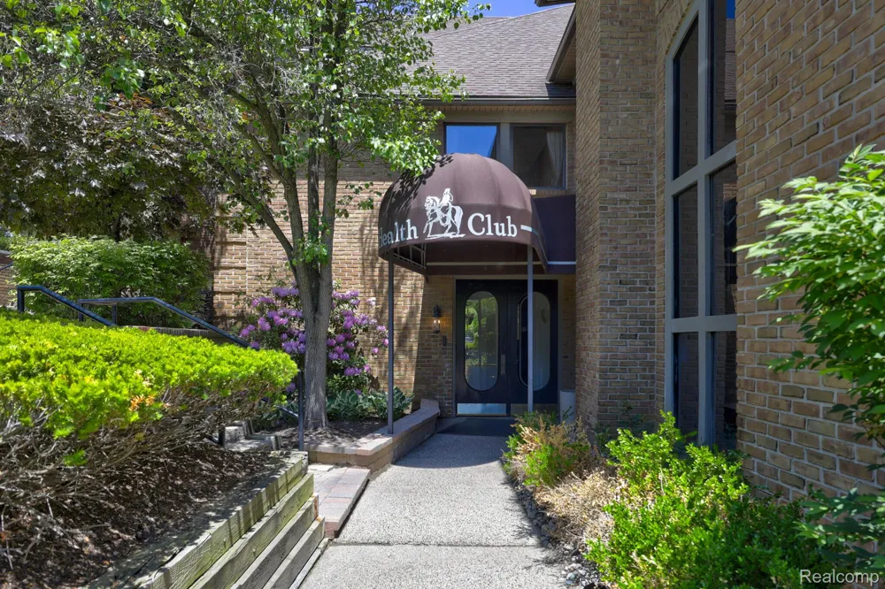 23440 Little Rapids Court #1801 Novi City, MI 48375
