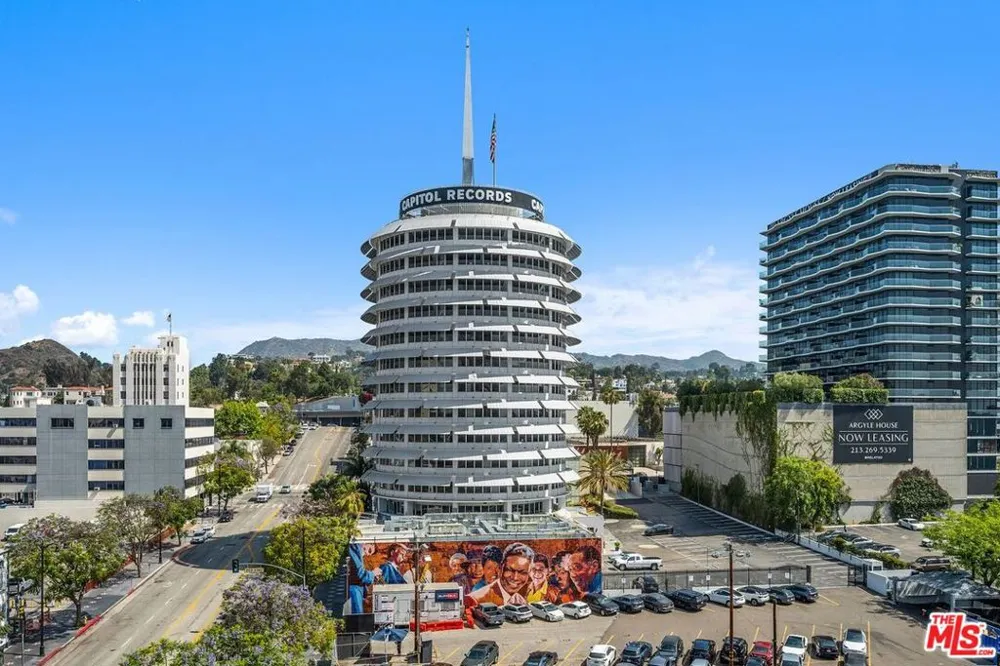 6253 Hollywood Boulevard #708 Los Angeles, CA 90028