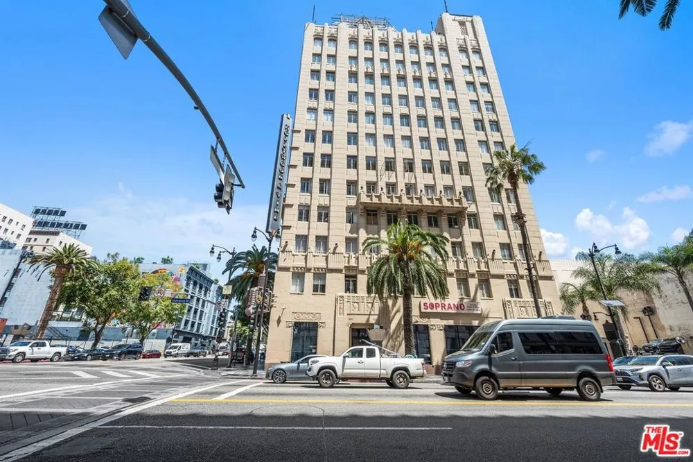 6253 Hollywood Boulevard #708 Los Angeles, CA 90028
