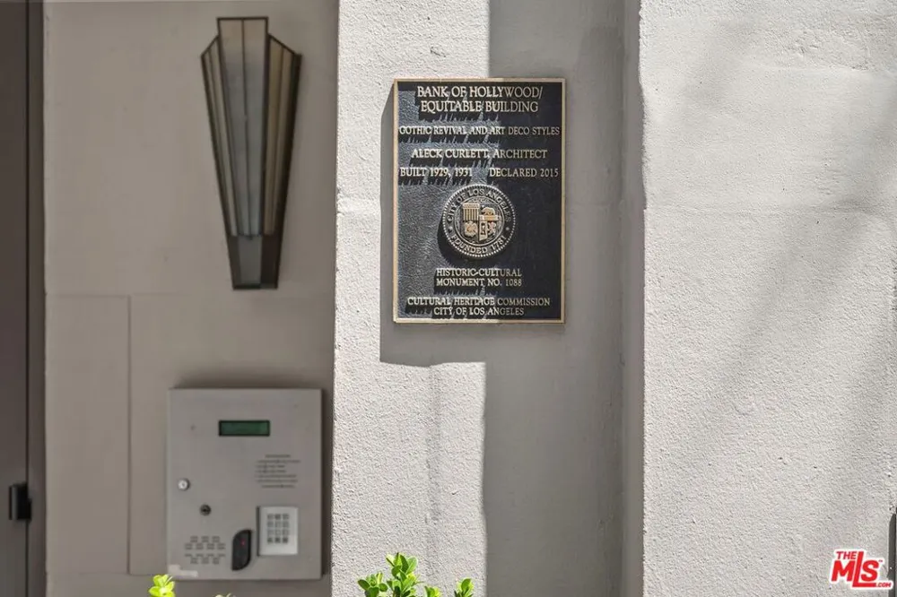 6253 Hollywood Boulevard #708 Los Angeles, CA 90028