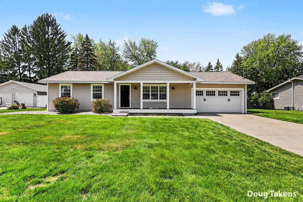 7439 Eastlane Avenue Jenison, MI 49428
