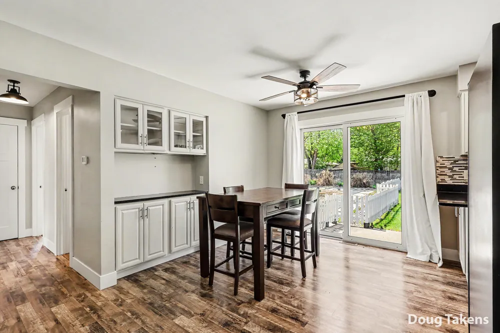 7439 Eastlane Avenue Jenison, MI 49428