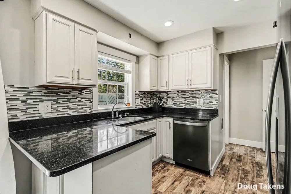 7439 Eastlane Avenue Jenison, MI 49428