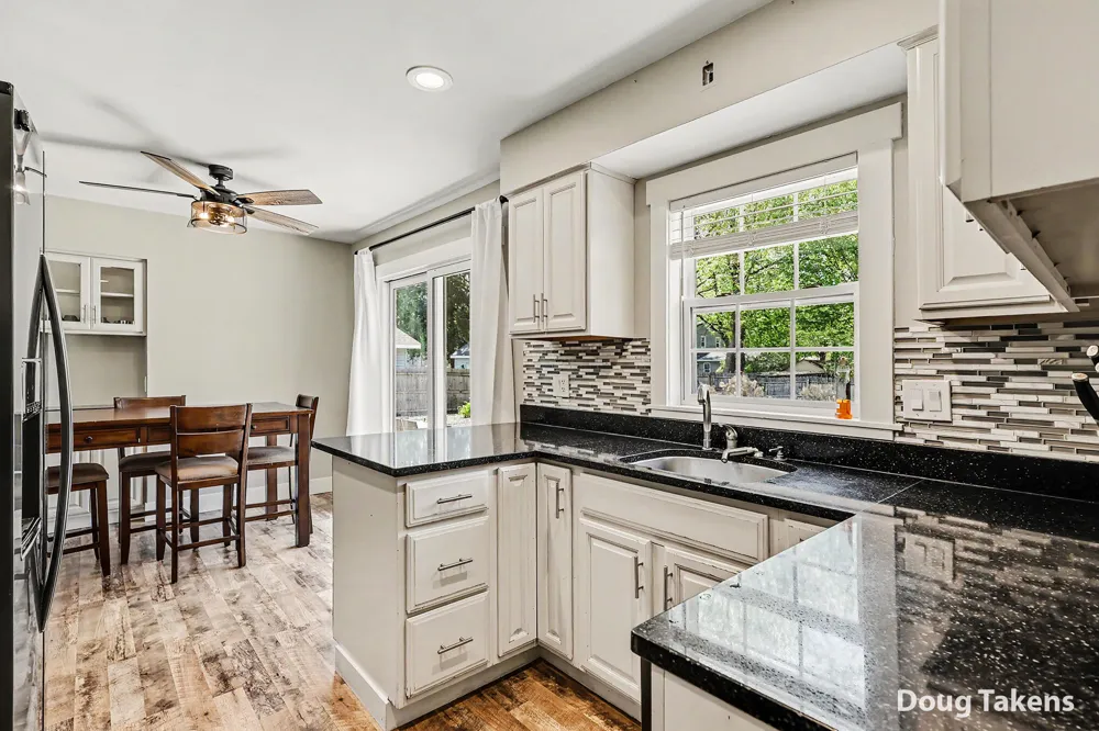 7439 Eastlane Avenue Jenison, MI 49428