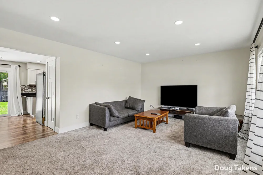 7439 Eastlane Avenue Jenison, MI 49428