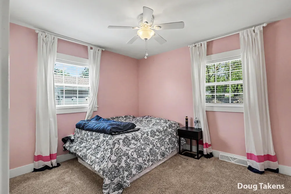 7439 Eastlane Avenue Jenison, MI 49428