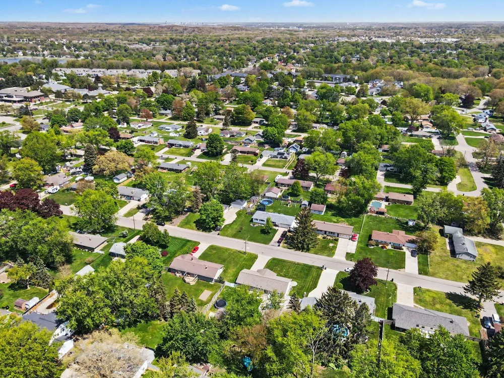 7439 Eastlane Avenue Jenison, MI 49428