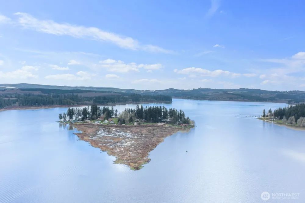 211 Basswood Drive Silverlake, WA 98645