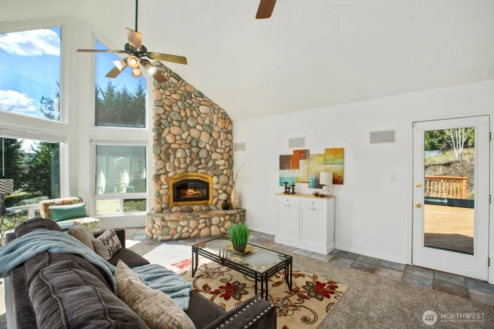 211 Basswood Drive Silverlake, WA 98645