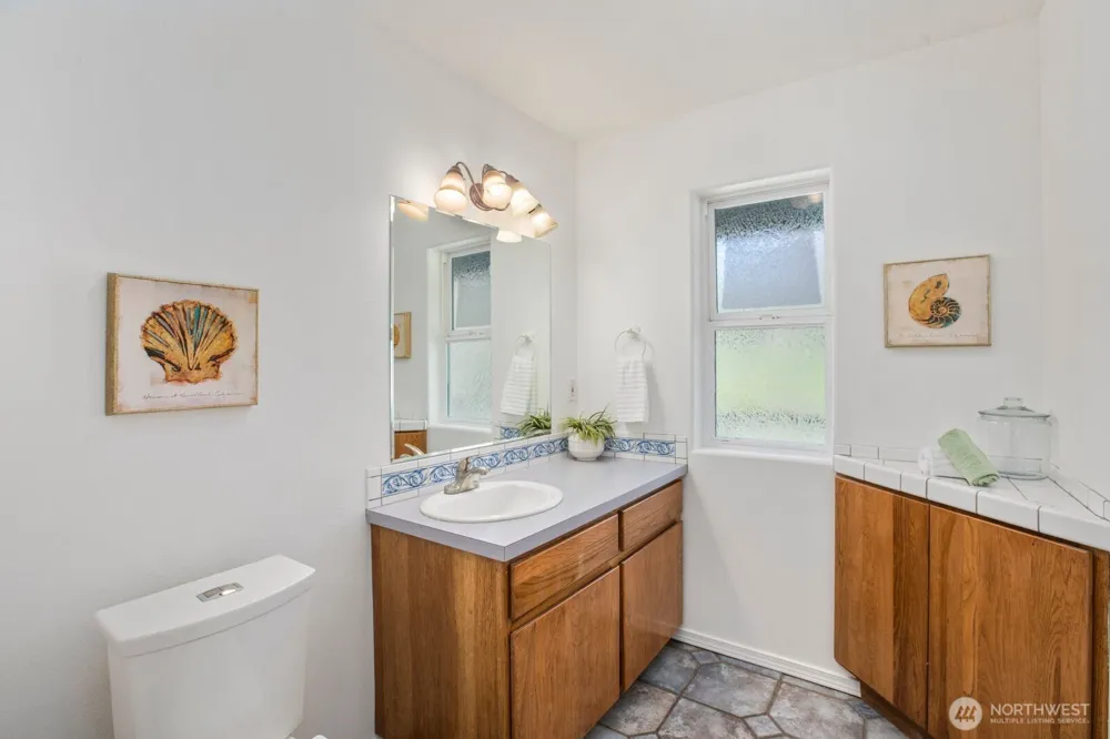211 Basswood Drive Silverlake, WA 98645