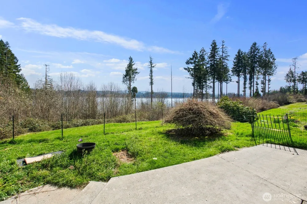 211 Basswood Drive Silverlake, WA 98645