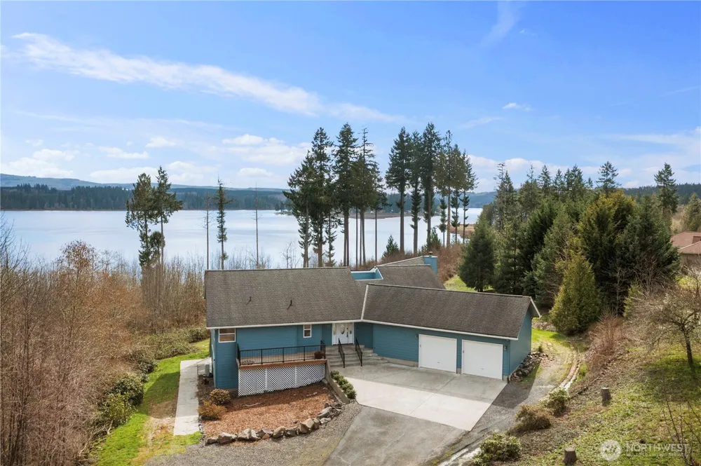 211 Basswood Drive Silverlake, WA 98645