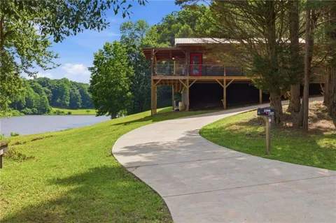 456 Oak Springs Road