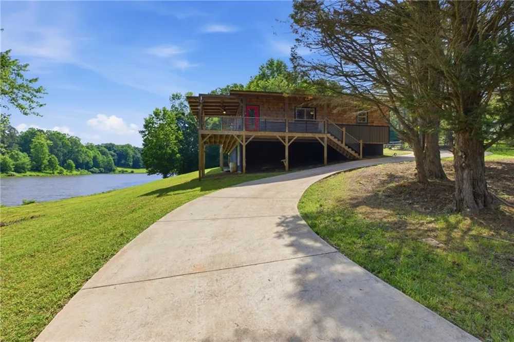 456 Oak Springs Road Clarkesville, GA 30523