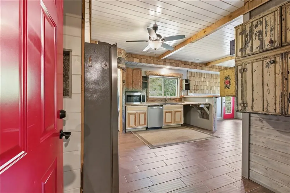 456 Oak Springs Road Clarkesville, GA 30523