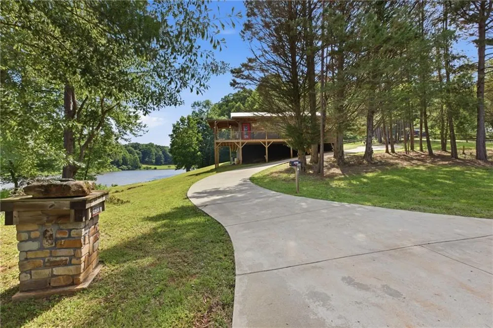 456 Oak Springs Road Clarkesville, GA 30523