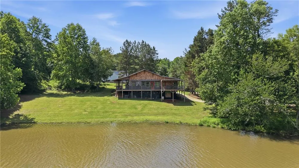 456 Oak Springs Road Clarkesville, GA 30523