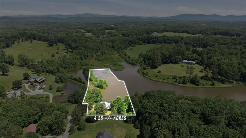 456 Oak Springs Road Clarkesville, GA 30523