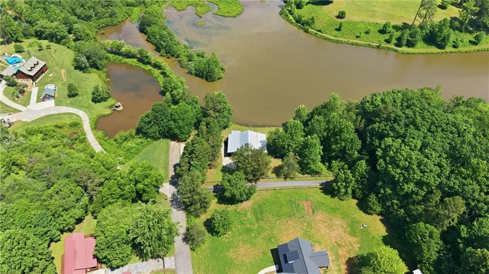456 Oak Springs Road Clarkesville, GA 30523