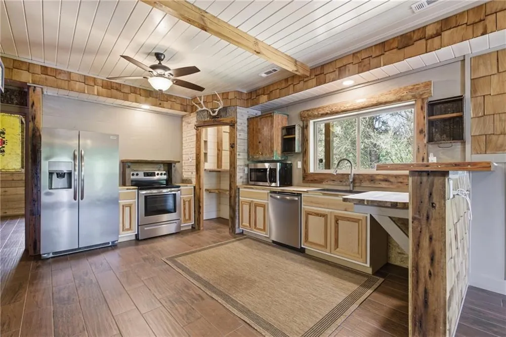 456 Oak Springs Road Clarkesville, GA 30523