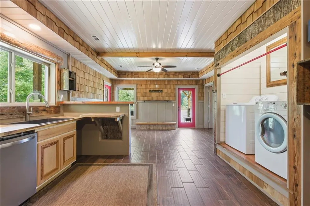 456 Oak Springs Road Clarkesville, GA 30523