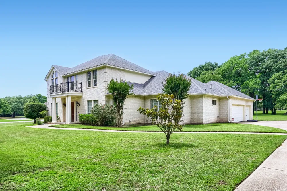 3601 Cliffwood Drive Alvarado, TX 76009