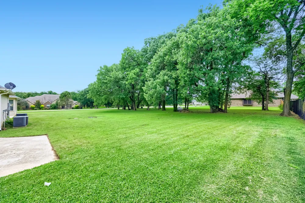 3601 Cliffwood Drive Alvarado, TX 76009