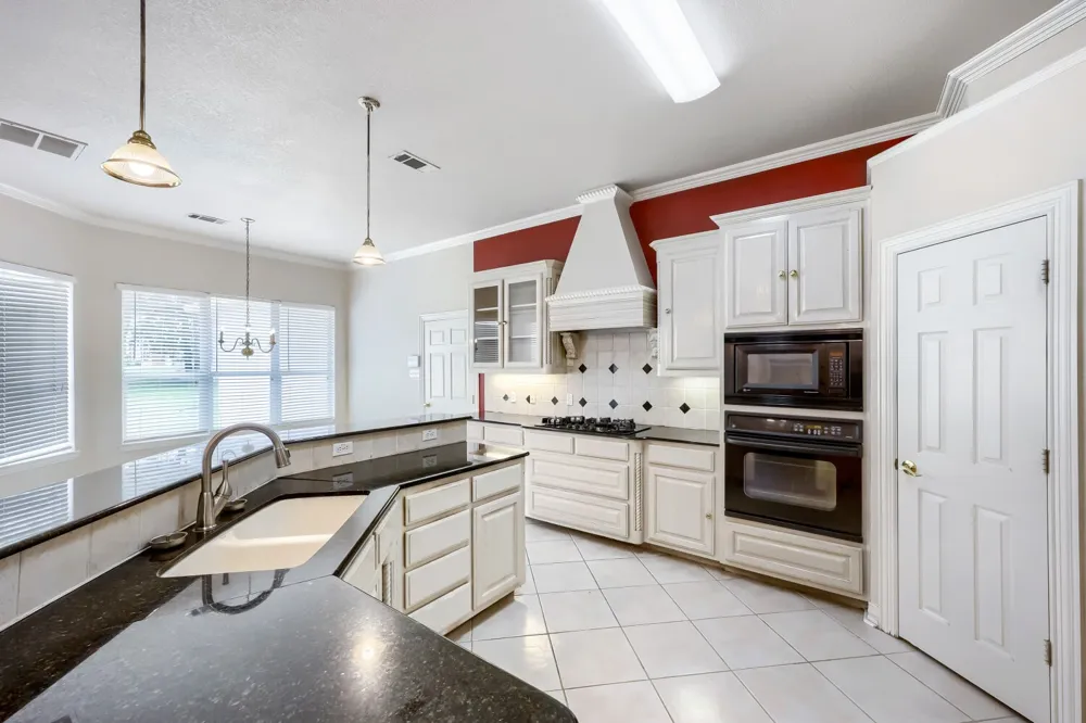 3601 Cliffwood Drive Alvarado, TX 76009
